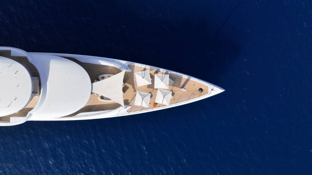 A%20top-down%20shot%20of%20a%20yacht%E2%80%99s%20bow..jpg